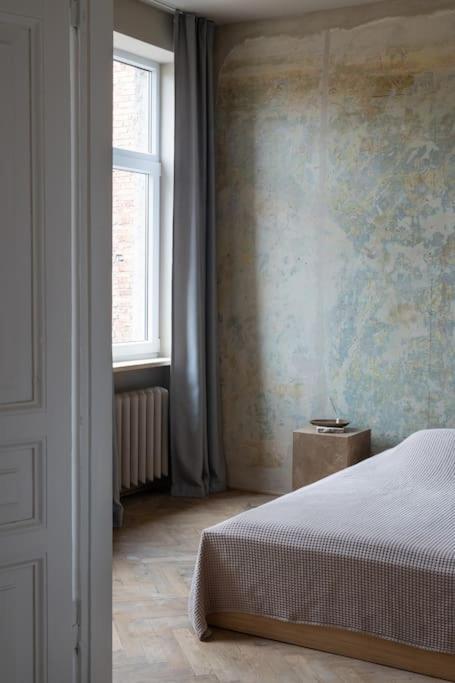 Authentic 1 Bd Old Town Apartment By Hostlovers Каунас Экстерьер фото