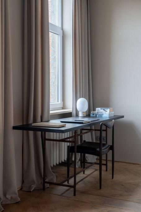Authentic 1 Bd Old Town Apartment By Hostlovers Каунас Экстерьер фото
